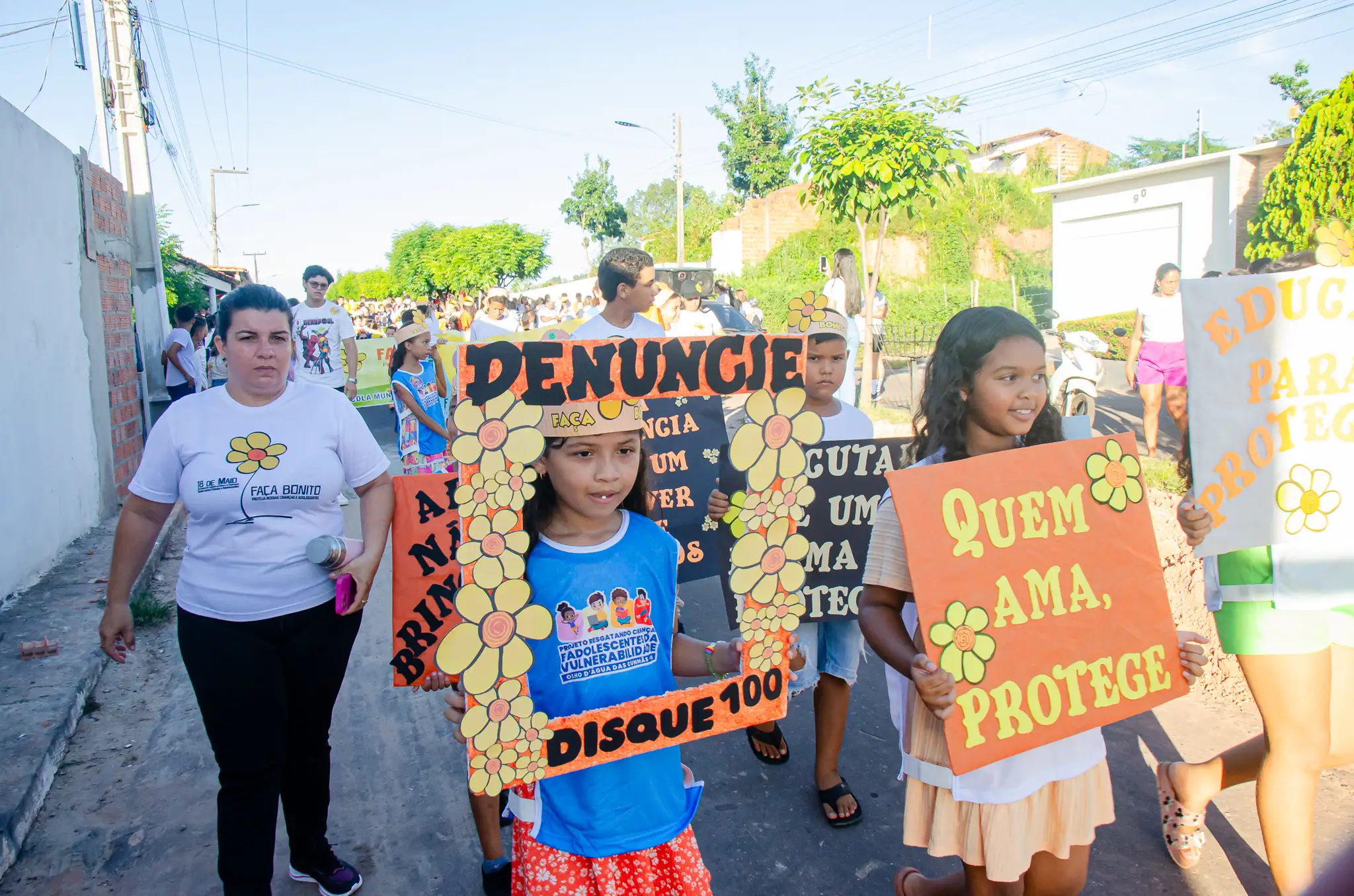 Galeria de imagens - Foto 4 da notícia: Caminhada em alusão ao Dia 18 de Maio – Dia Nacional de Combate ao Abuso e à Exploração Sexual de Crianças e Adolescente